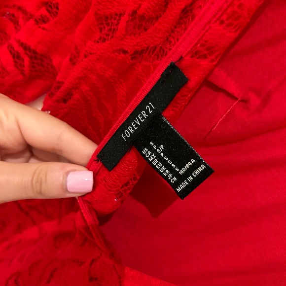 Long sleeve red lace dress - Picture 3 of 3